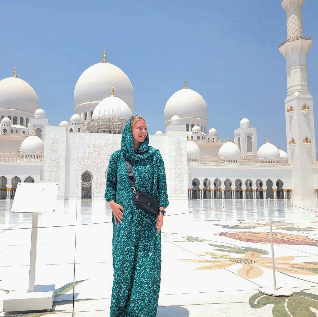 From Abu Dhabi: Abu Dhabi Premium Sightseeing All-Inclusive City Tour